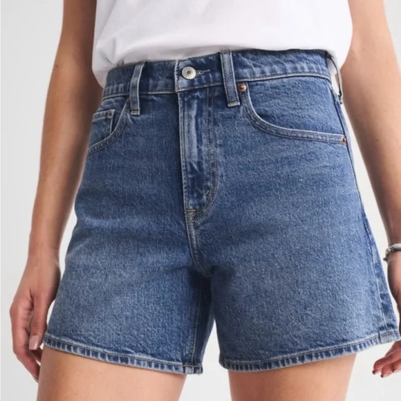 Abercrombie & Fitch Mid-Rise Blue Denim Shorts - Picture 1 of 3